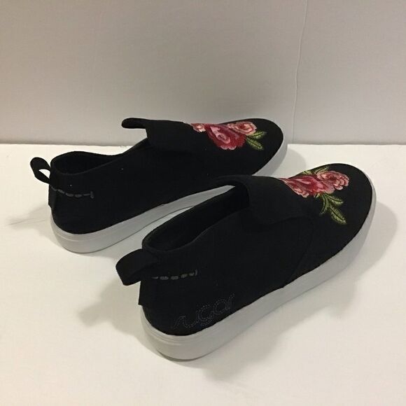 Women’s Casual slip on sneakers size 6 - Picture 2 of 9